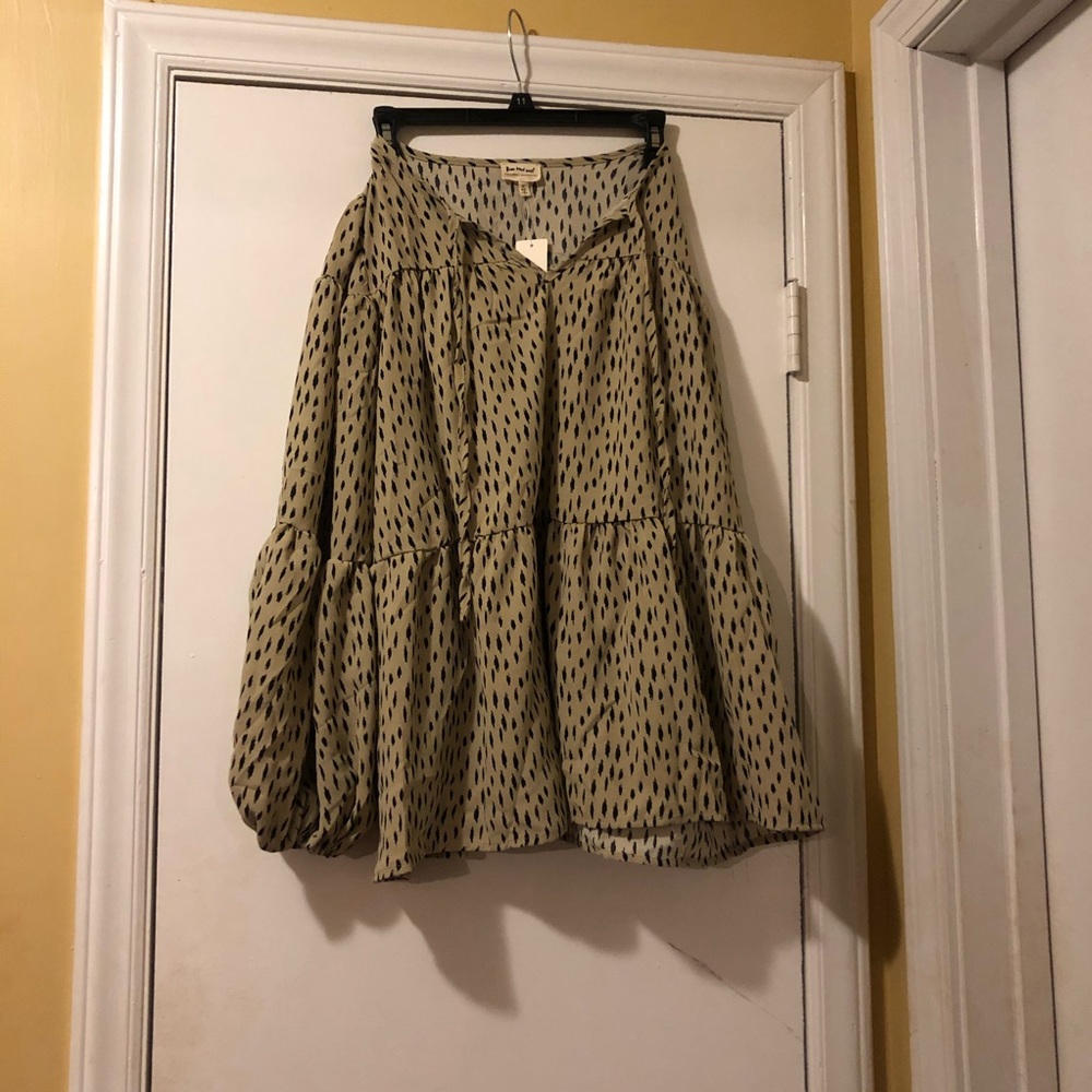 Tier Blouse with Balloon Sleeves